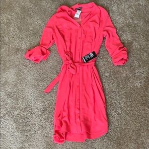 Never worn, tie dress